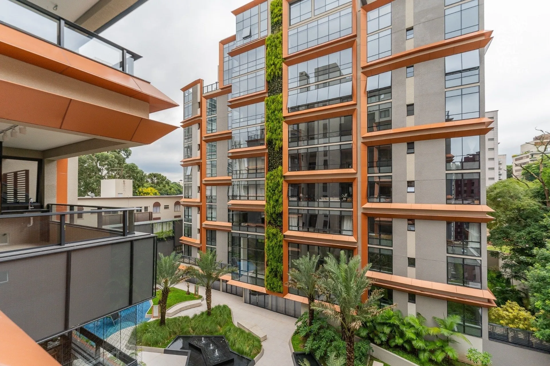 Furnished 223 m² apartment with 3 en-suites and 3 parking spots — photo 15