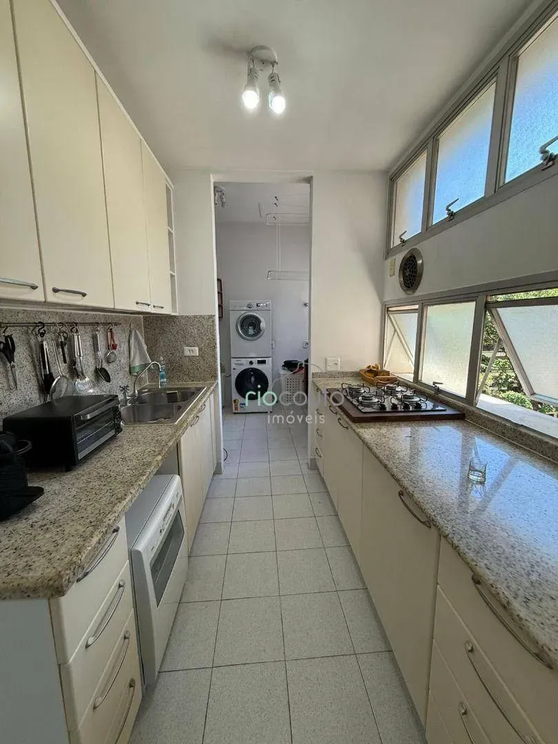 Unfurnished rental apartment with 2 bedrooms and 3 baths — photo 41
