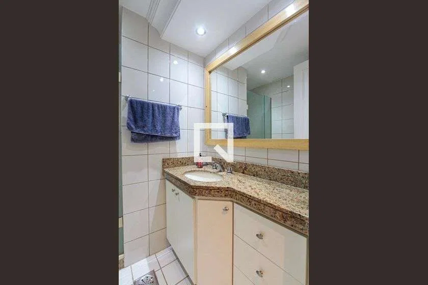 Furnished 85 m² apartment with 2 bedrooms and 2 bathrooms — photo 12