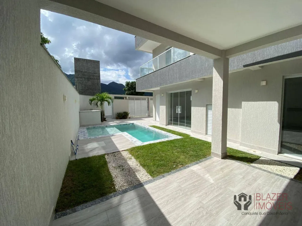 Casa com 4 dormitórios e 220 m² com varanda e churrasqueira — photo 7