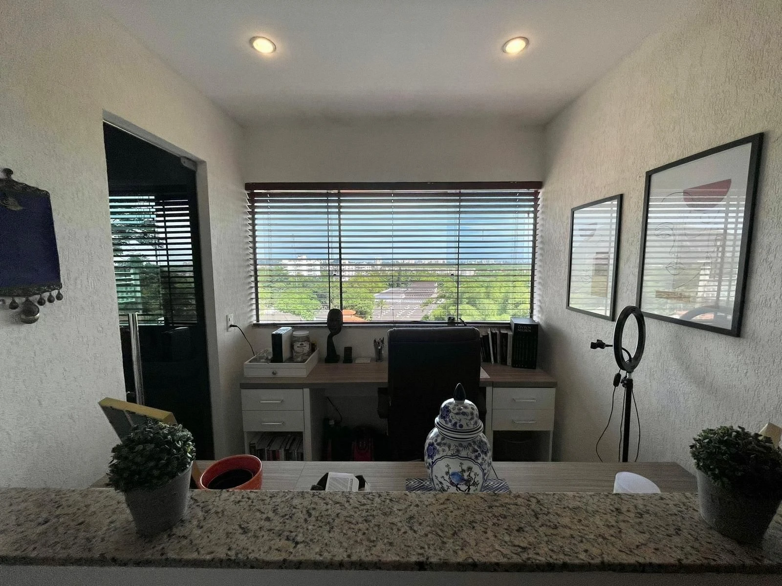4-bedroom apartment with a grill on the balcony — photo 11