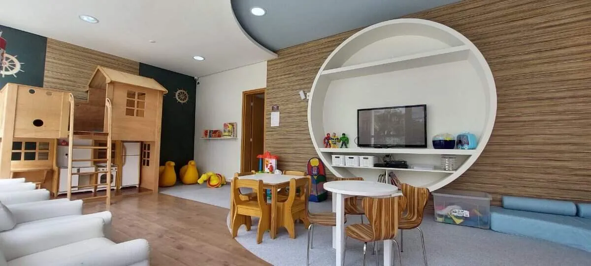 Furnished 129 m² apartment with 3 bedrooms and 1 parking space — photo 45
