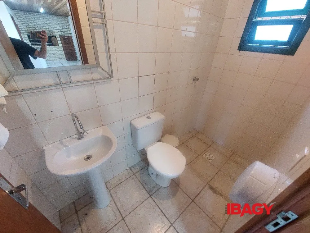 Furnished house with 5 bedrooms on 5200 m² — photo 18