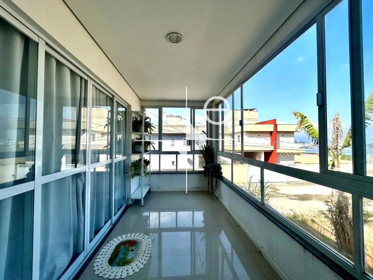 Furnished house with 4 bedrooms and a private garden