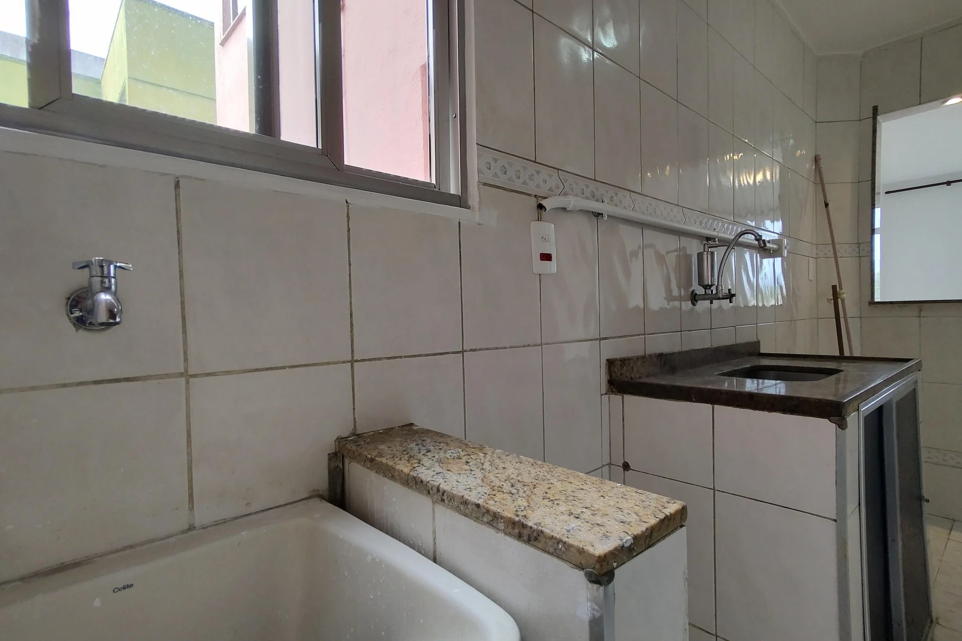 Unfurnished apartment with 2 bedrooms and 1 parking space — photo 50
