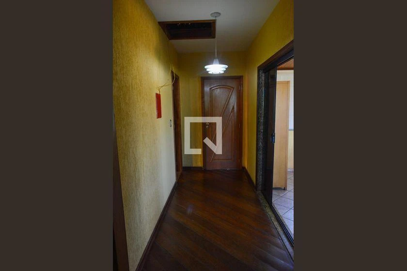 Furnished house with 4 bedrooms and 600 m² — photo 45