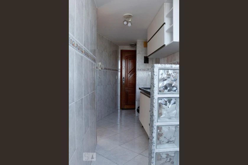 Apartment with 2 bathrooms, balcony and laundry area — photo 39