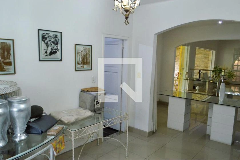 House with 5 bedrooms, balcony and 650 m² — photo 10