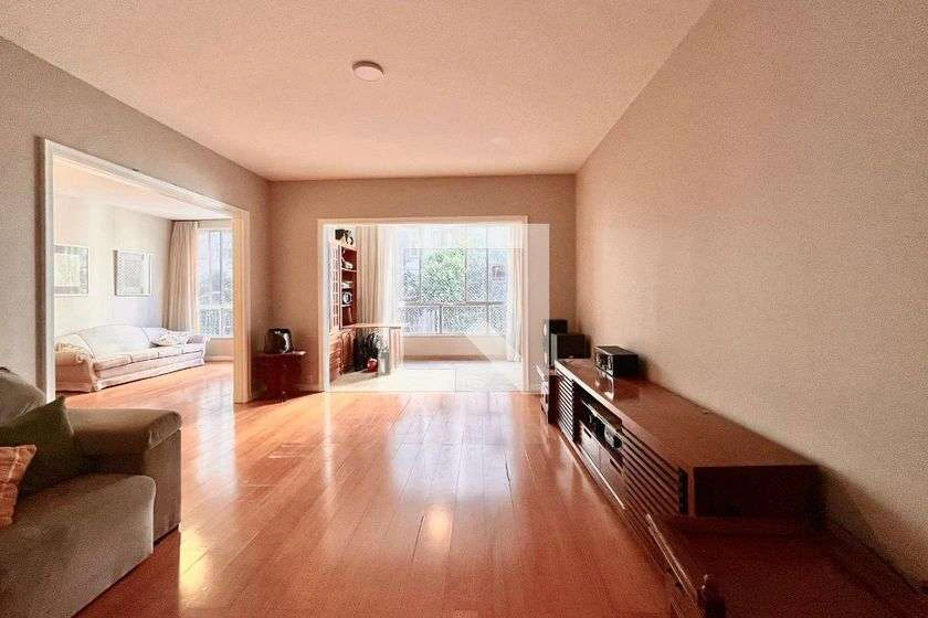 Apartamento de 218 m² com 3 quartos e suíte