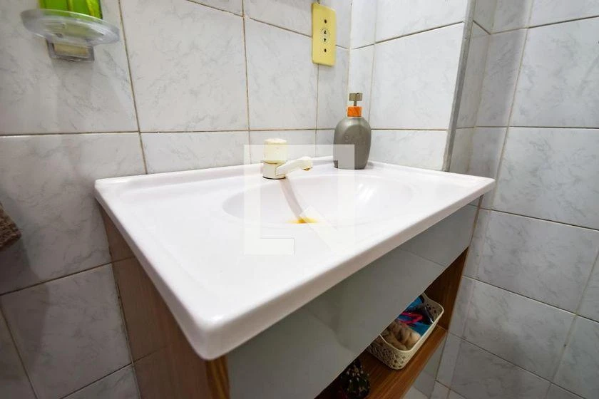 65 m² apartment with a washing machine and a bathtub — photo 34