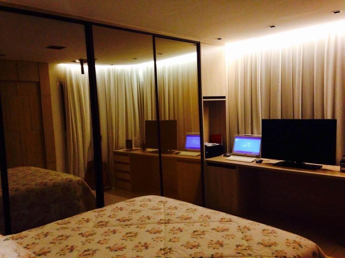 Furnished 189 m² apartment with 3 en-suite bedrooms and 2 parking — photo 23