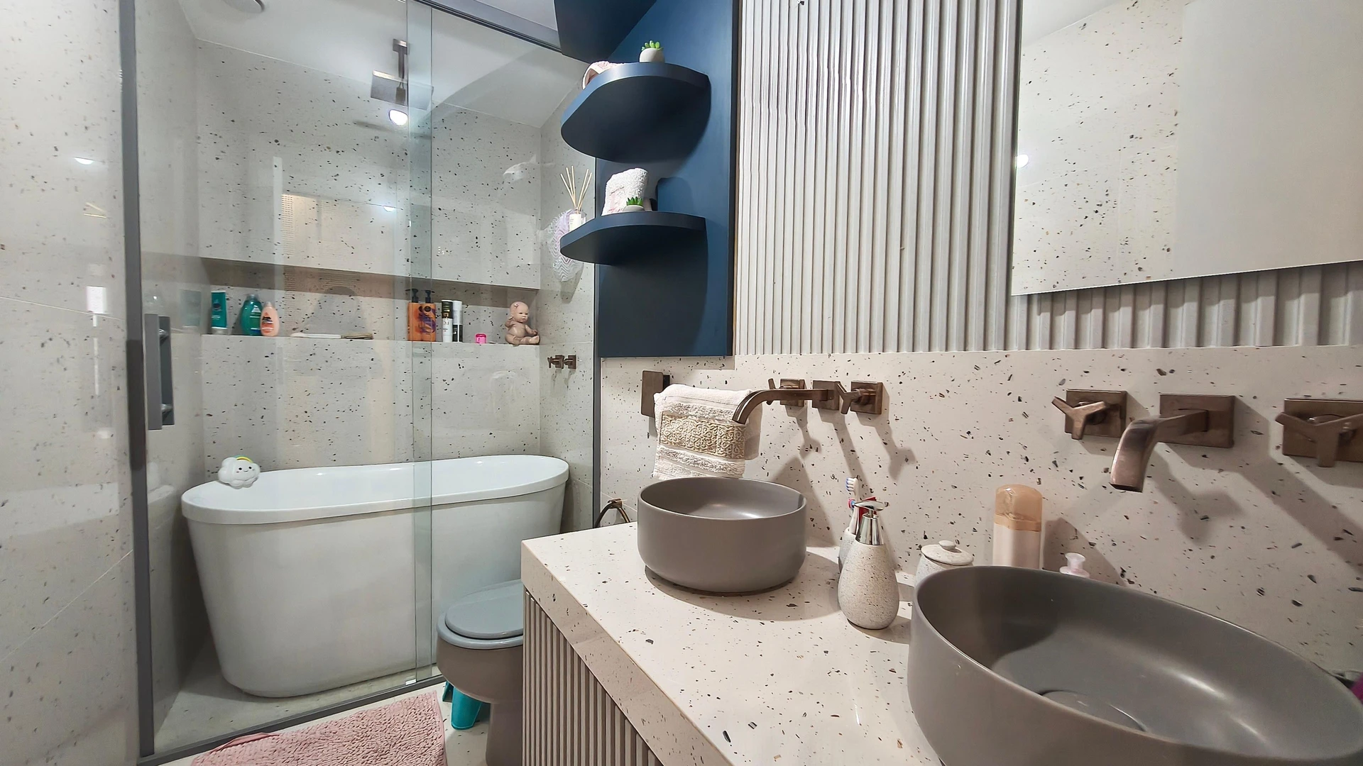 3-bedroom apartment in a building with a sauna — photo 11
