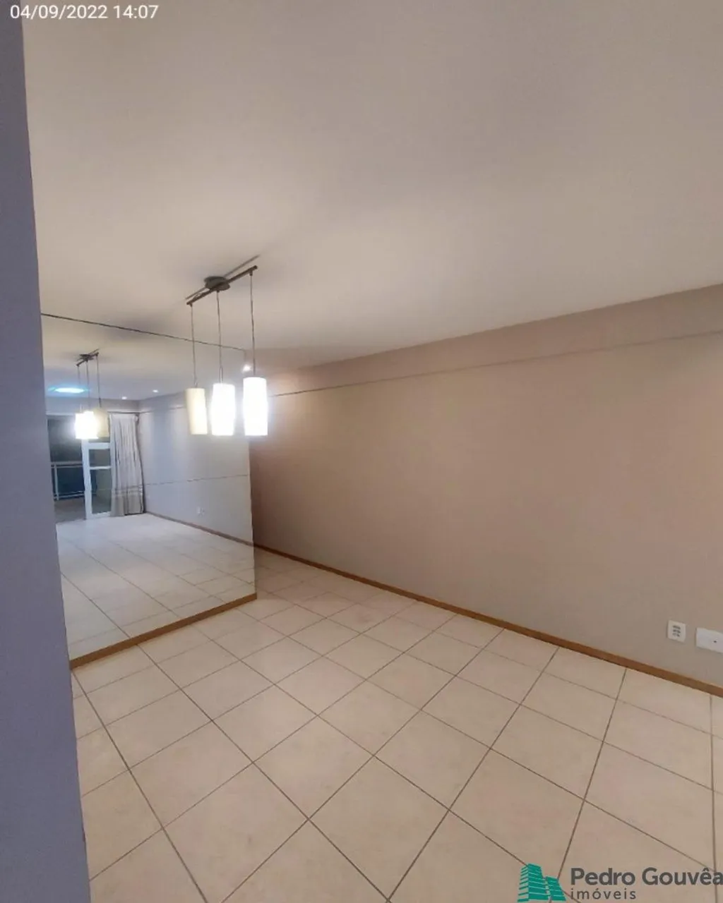 Apartamento residencial com cozinha fechada e coifa — photo 13