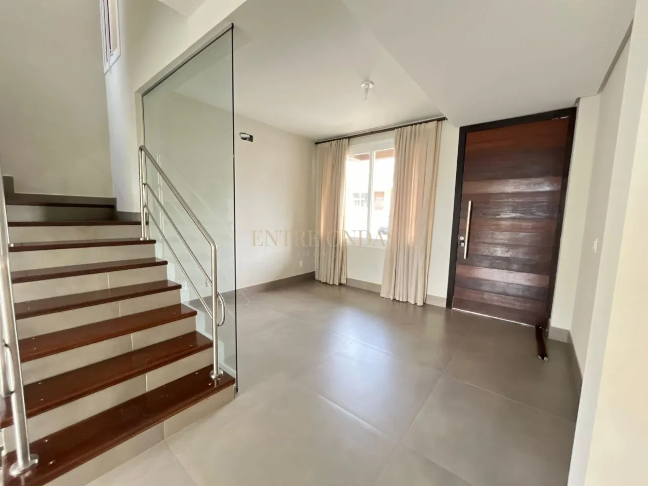 Water view in a 4-bedroom house, 263 m² — photo 62