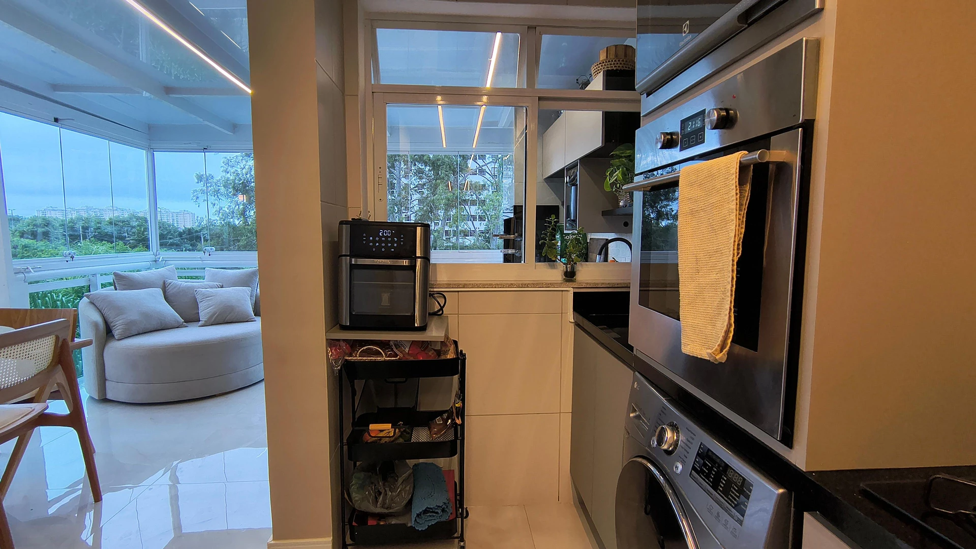 Furnished apartment, 150 m², with a grill on the balcony — photo 43