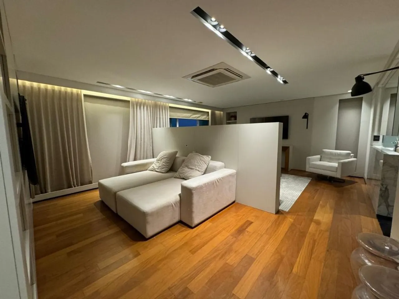Floor-to-ceiling windows in a 3-bedroom apartment, 260 m² — photo 12
