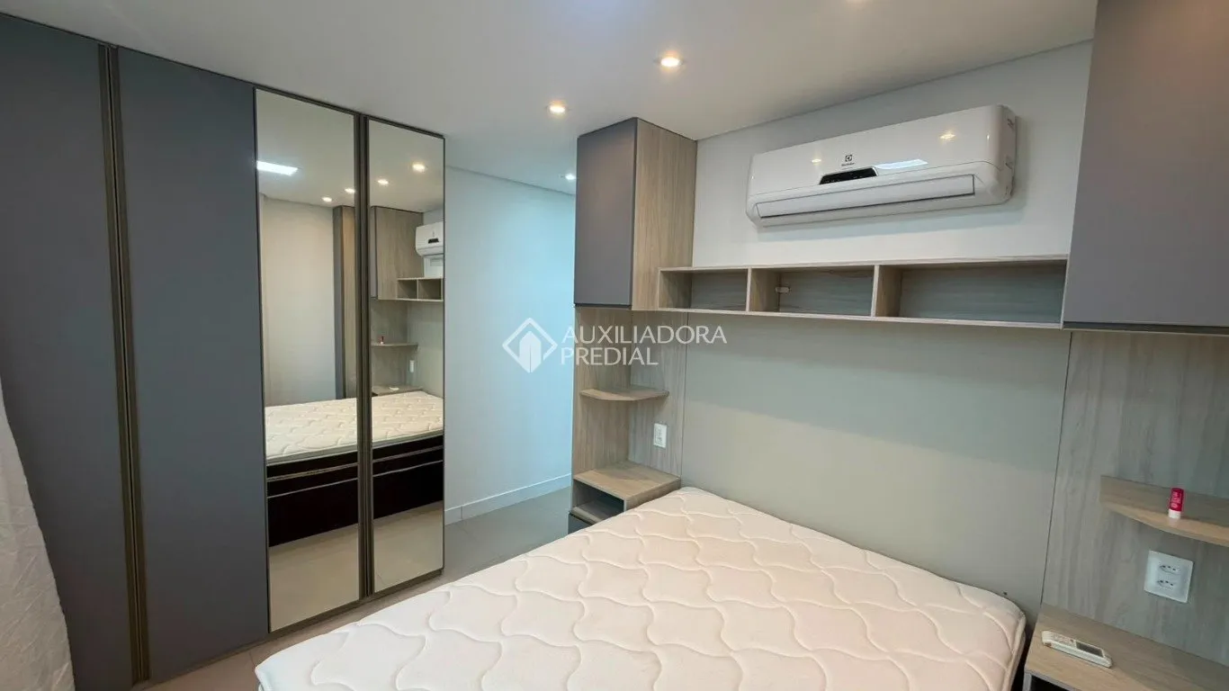 Furnished 1-bedroom apartment with 1 bathroom — photo 14