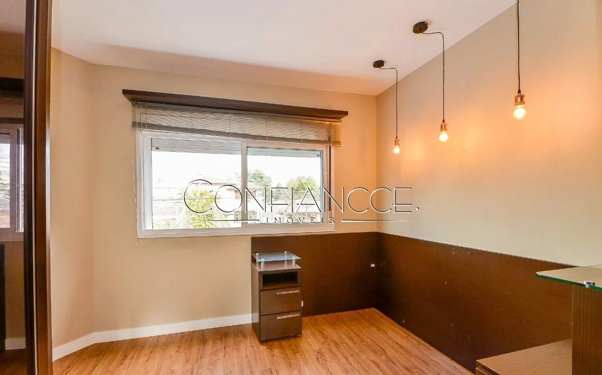 Камін та 4 спальні: будинок 250 м² — photo 40