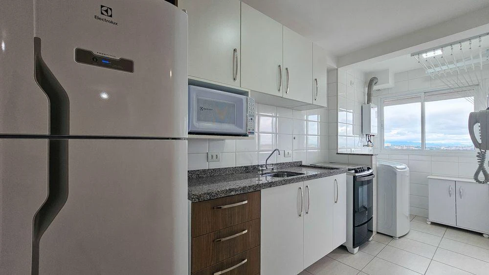 3-bedroom apartment with a washing machine — photo 2