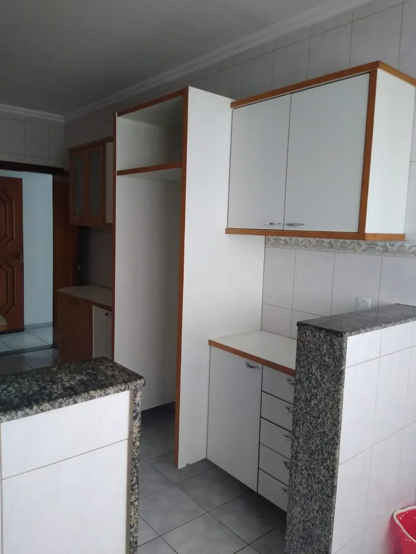 3-bedroom apartment, 1 with its own bathroom, 99 m² — photo 2