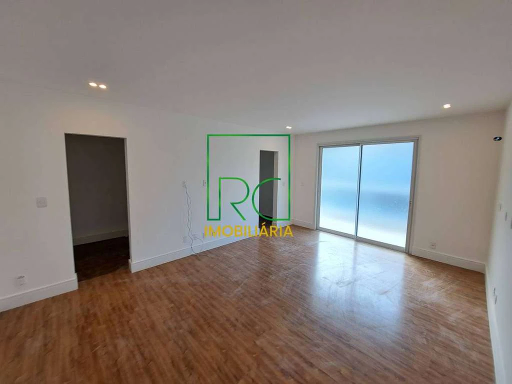 Condominium house with 6 en-suite bedrooms and garden — photo 26