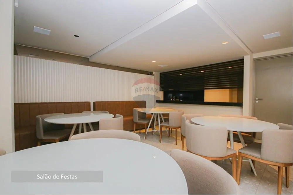 2-bedroom apartment in a building with a coworking space — photo 61