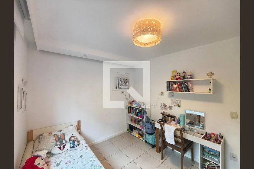 Furnished apartment, 103 m², with a glass-enclosed balcony — photo 4