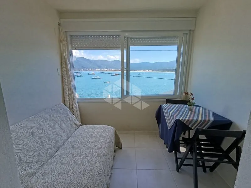 Furnished 1-bedroom apartment with balcony and 30 m²