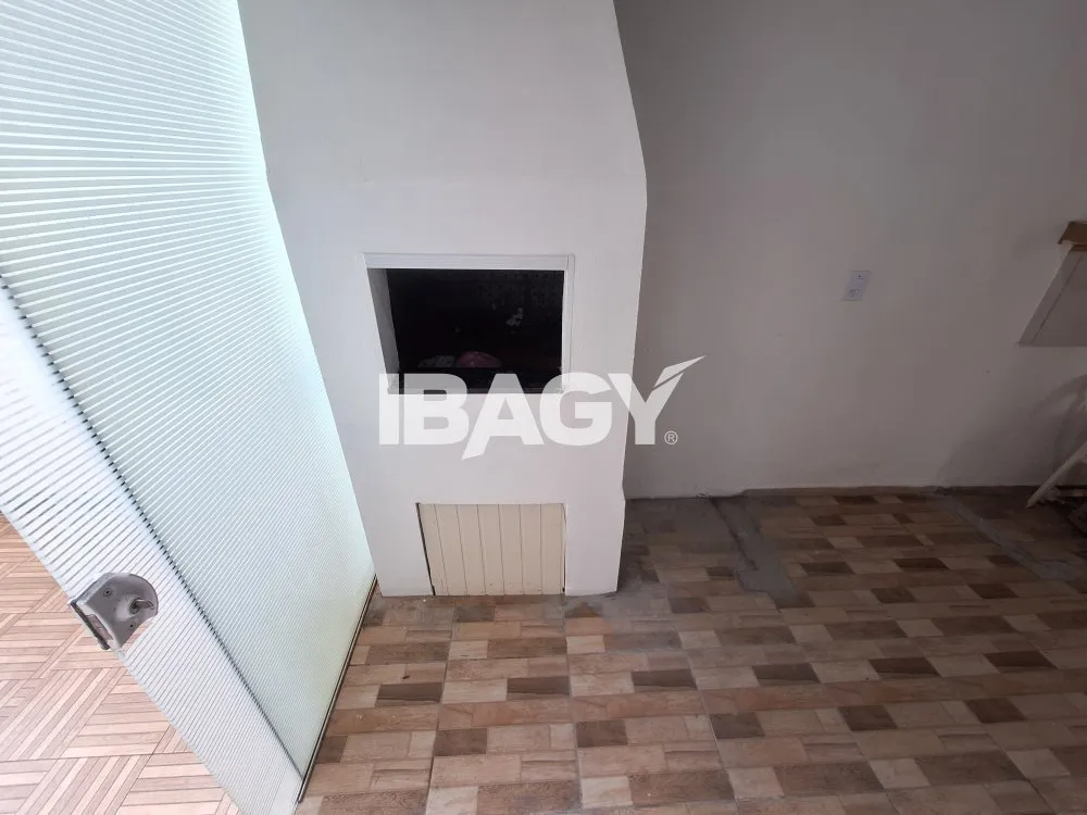 Casa de 3 dormitorios con parrilla de balcón — photo 20