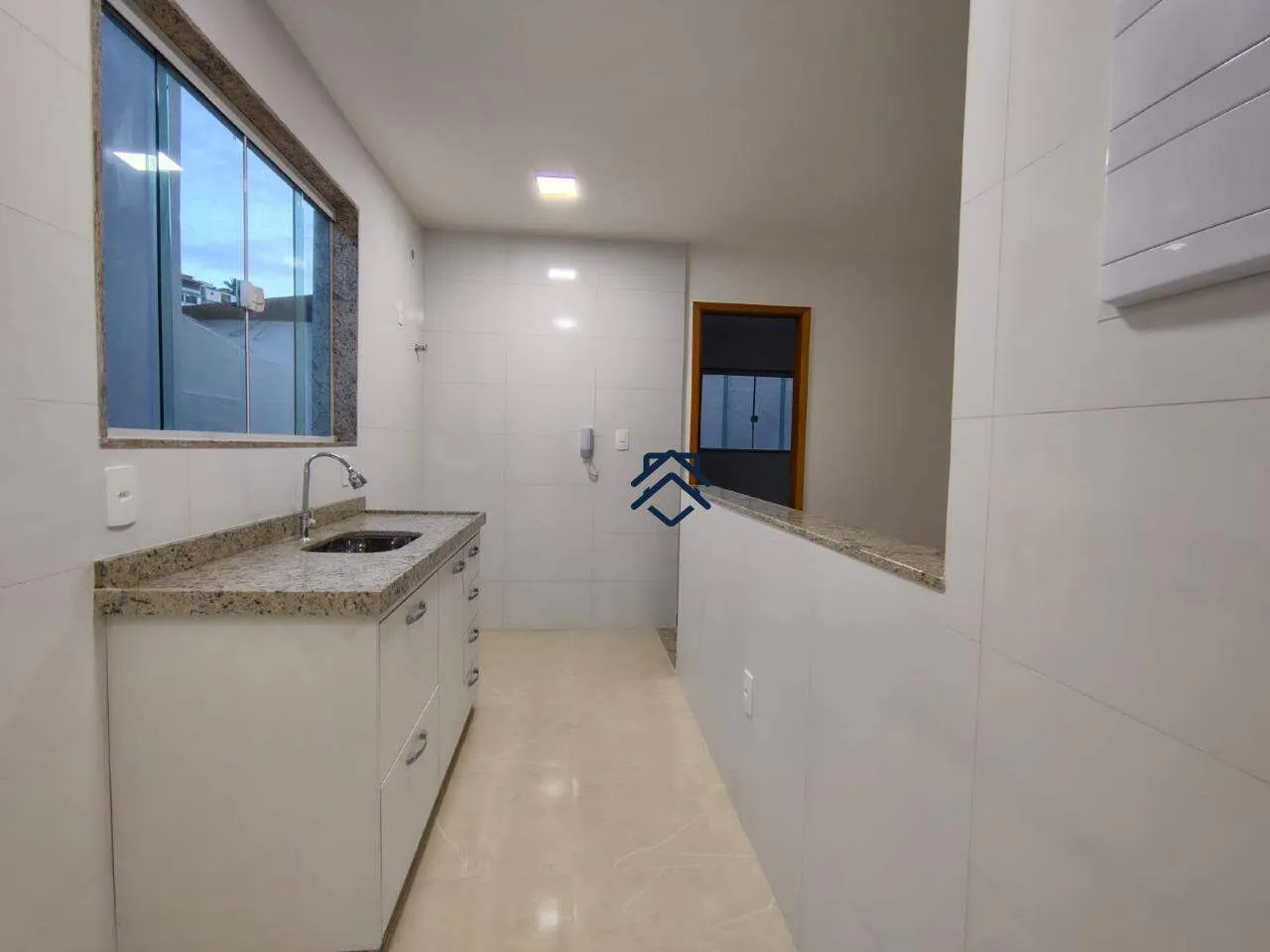 Apartment on the 2nd floor with a grill on the balcony — photo 15