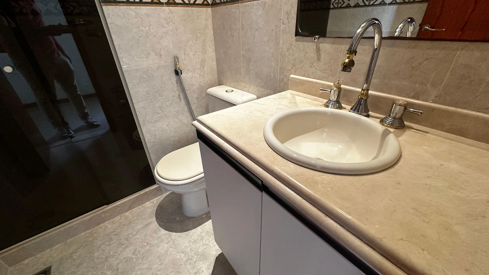 Furnished apartment with 2 bedrooms and a balcony — photo 40