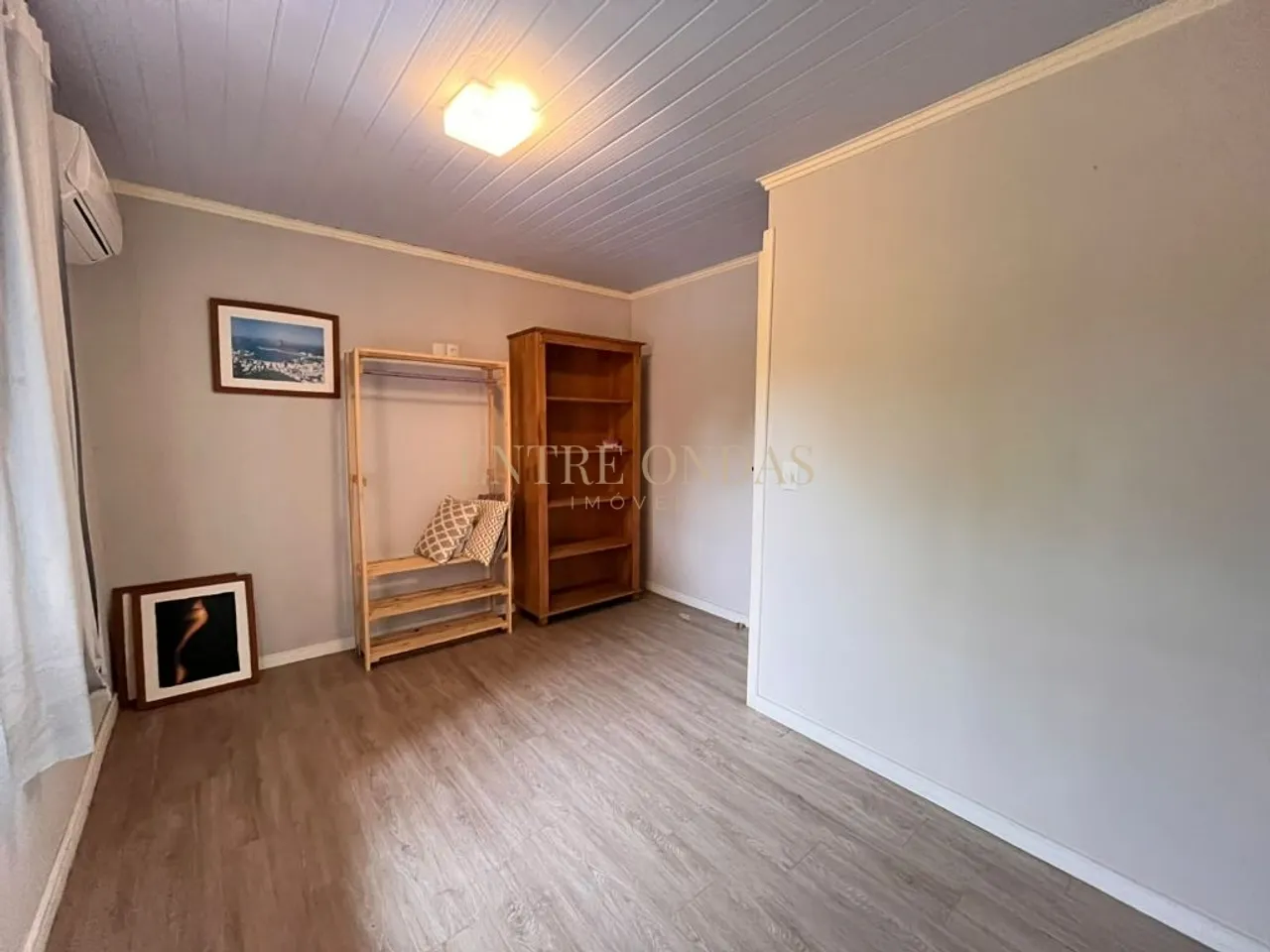 2-bedroom house with a water view in Florianópolis — photo 9
