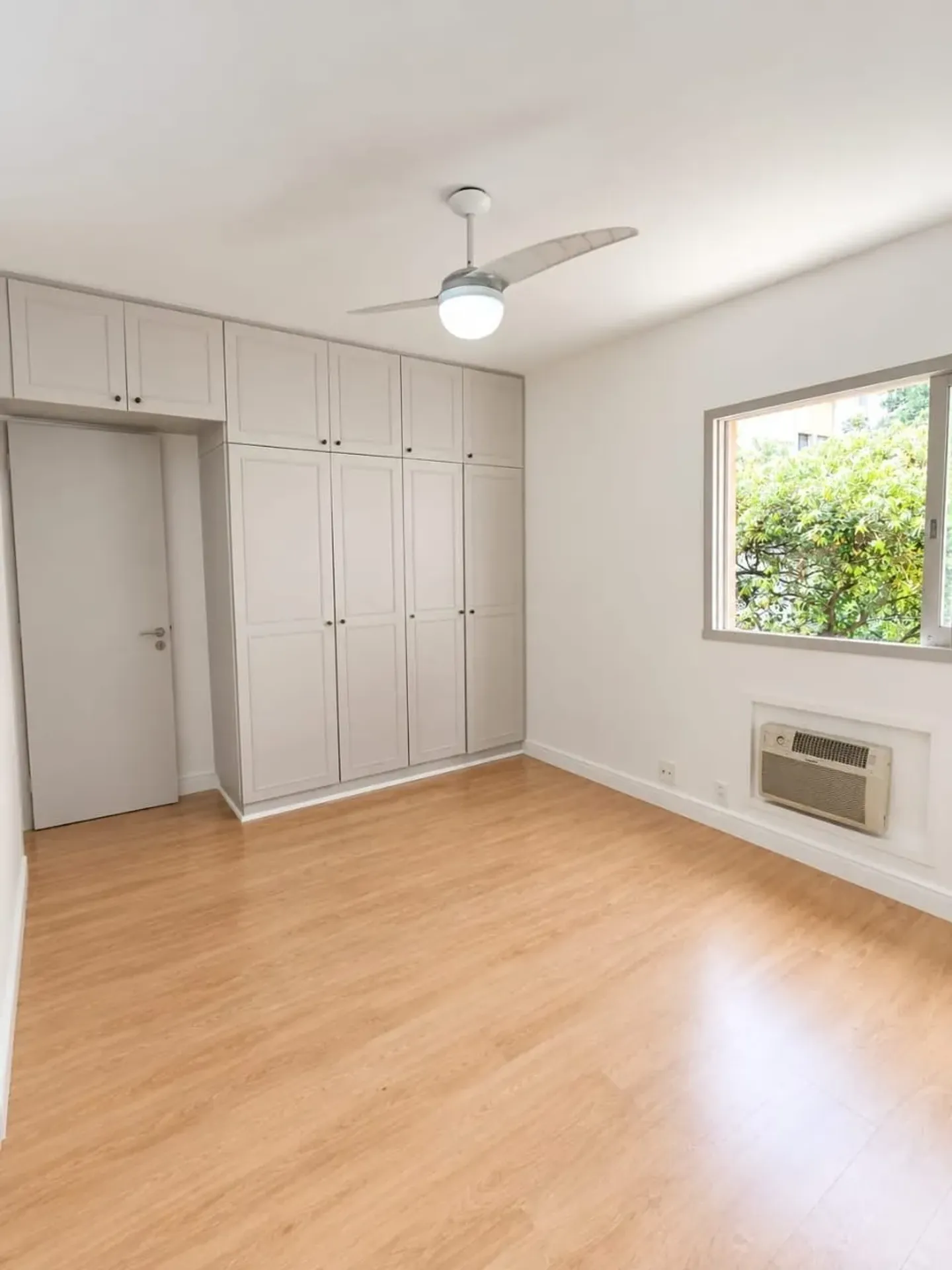 Apartamento com piso de madeira ou laminado, Copacabana — photo 19