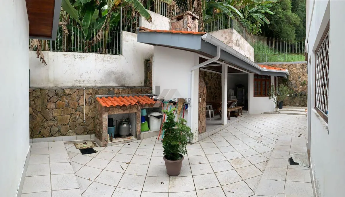 Furnished house with a workspace and 5 bedrooms — photo 10