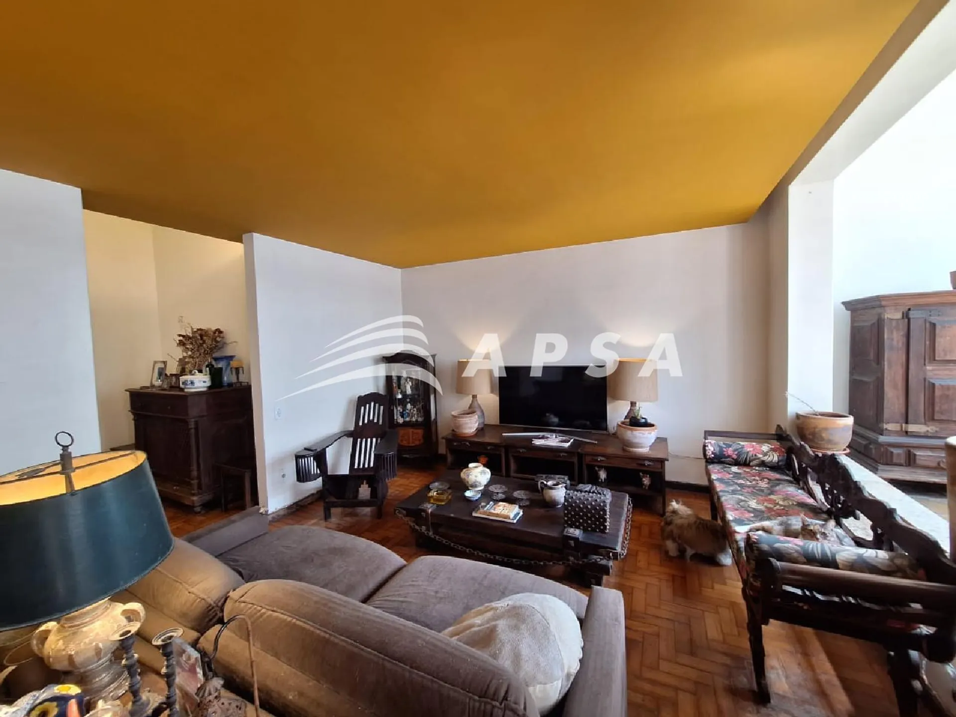 Furnished 210 m² apartment with 3 bedrooms and suite — photo 9