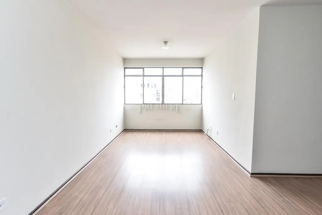 Apartment on the 21st floor with wood or laminate floors — photo 19