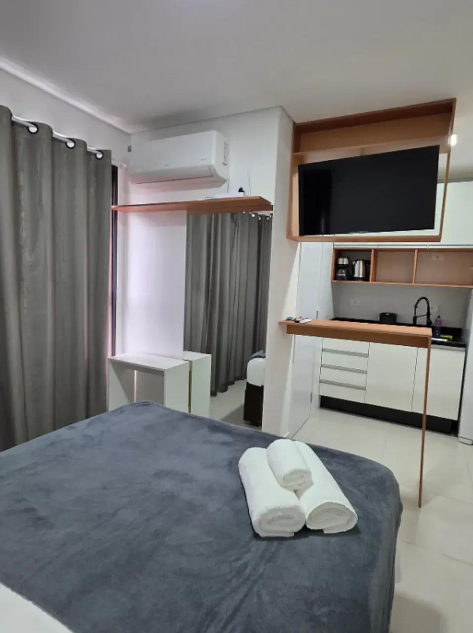 Furnished 1-bedroom apartment with 1 bathroom — photo 2