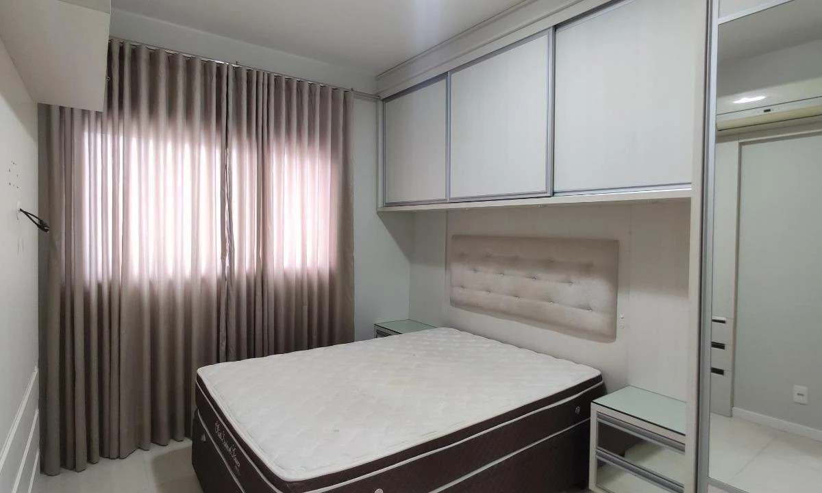 2-bedroom apartment with a home office — photo 5