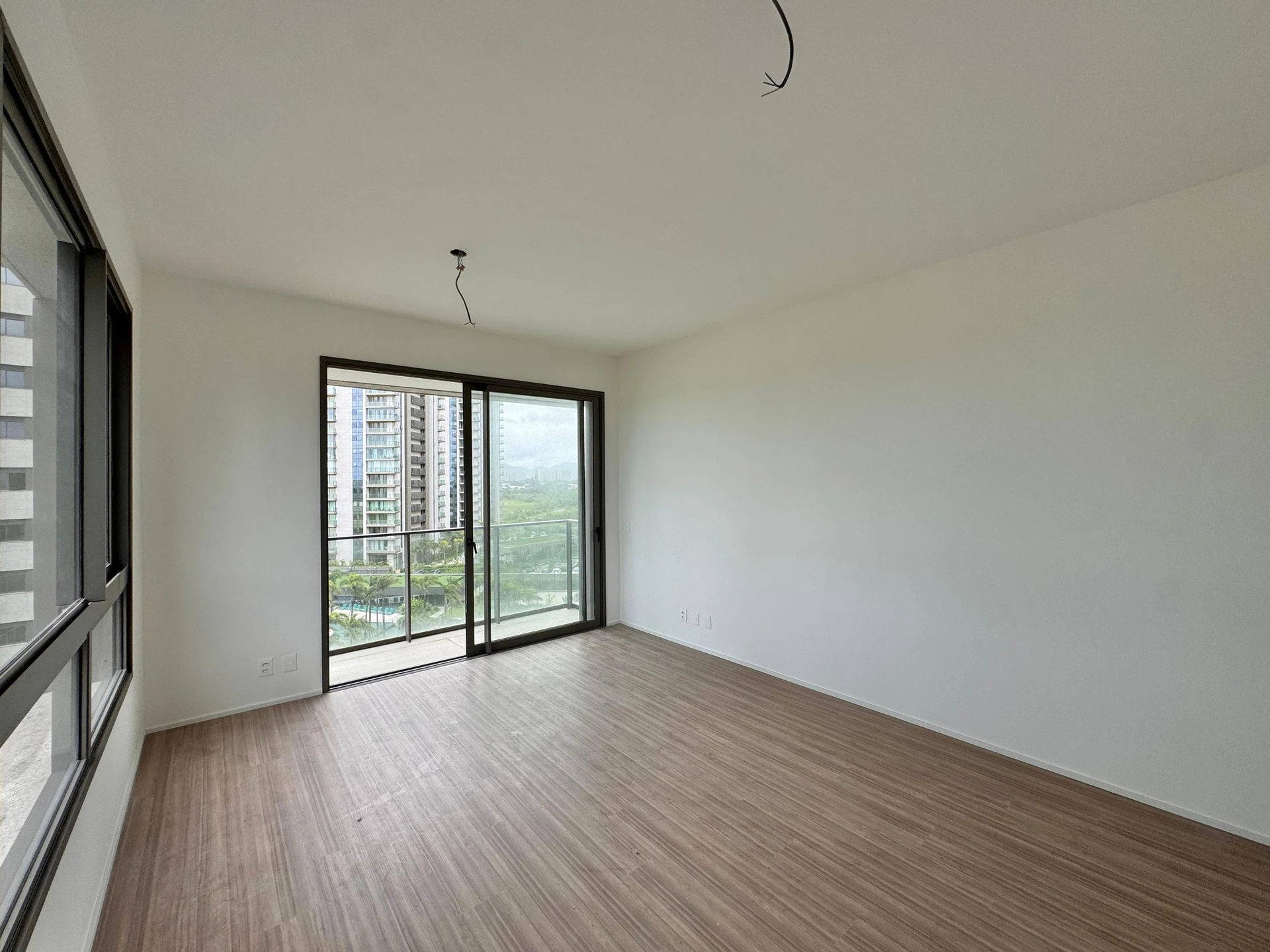 3-bedroom apartment with a home office — photo 23