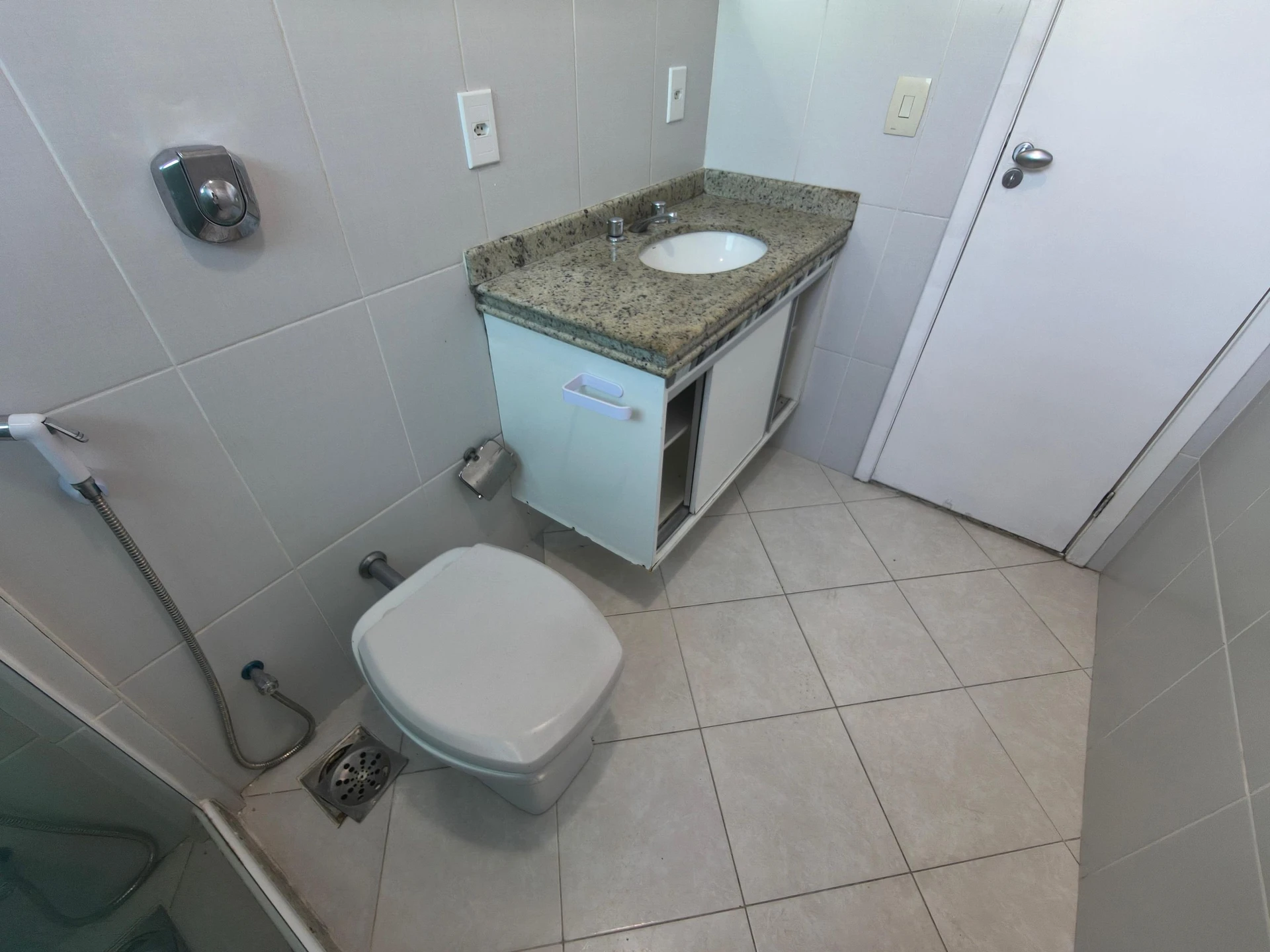 Condo house with 3 bedrooms and a balcony — photo 59