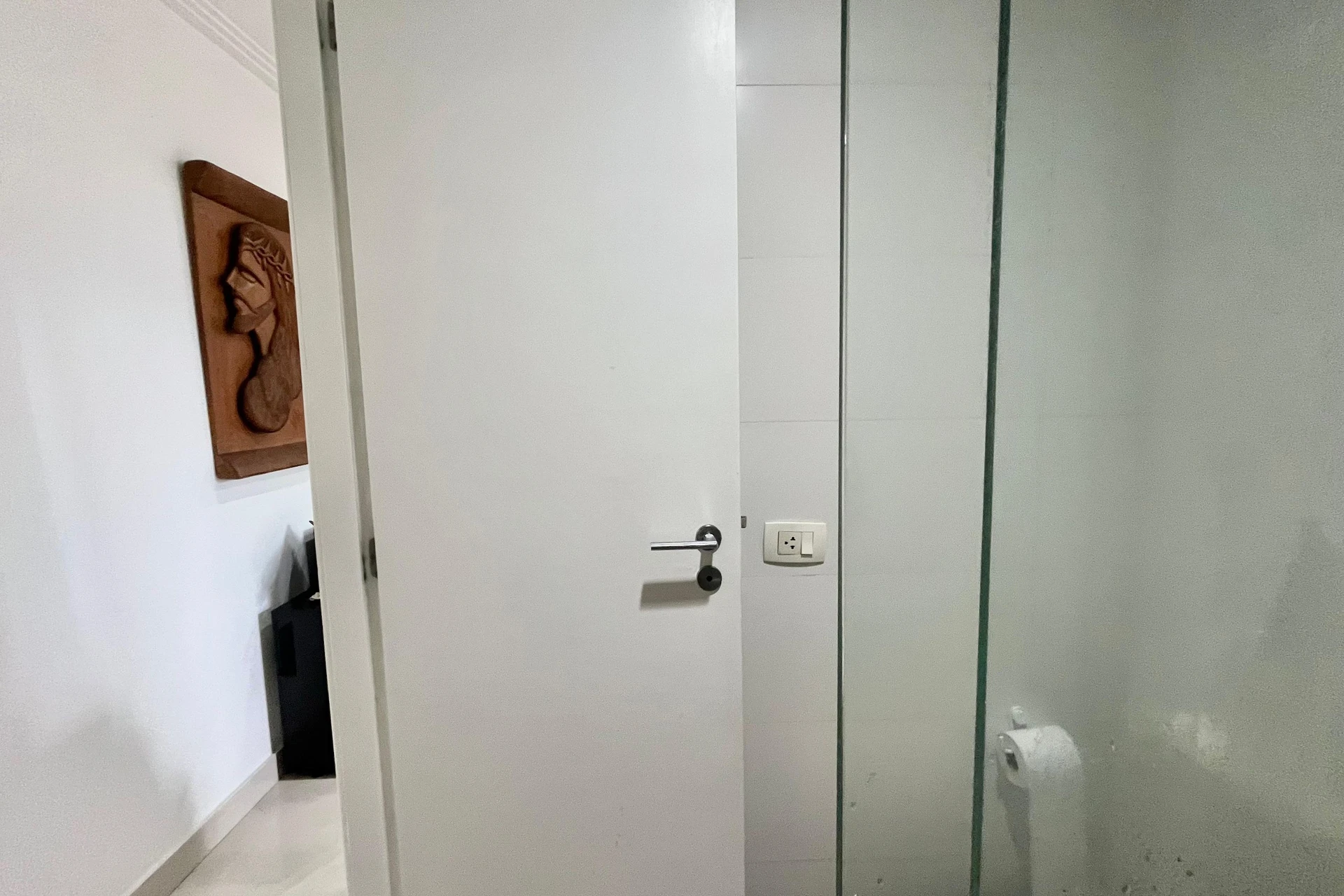 Furnished 1-bedroom apartment with pet-friendly policy — photo 48