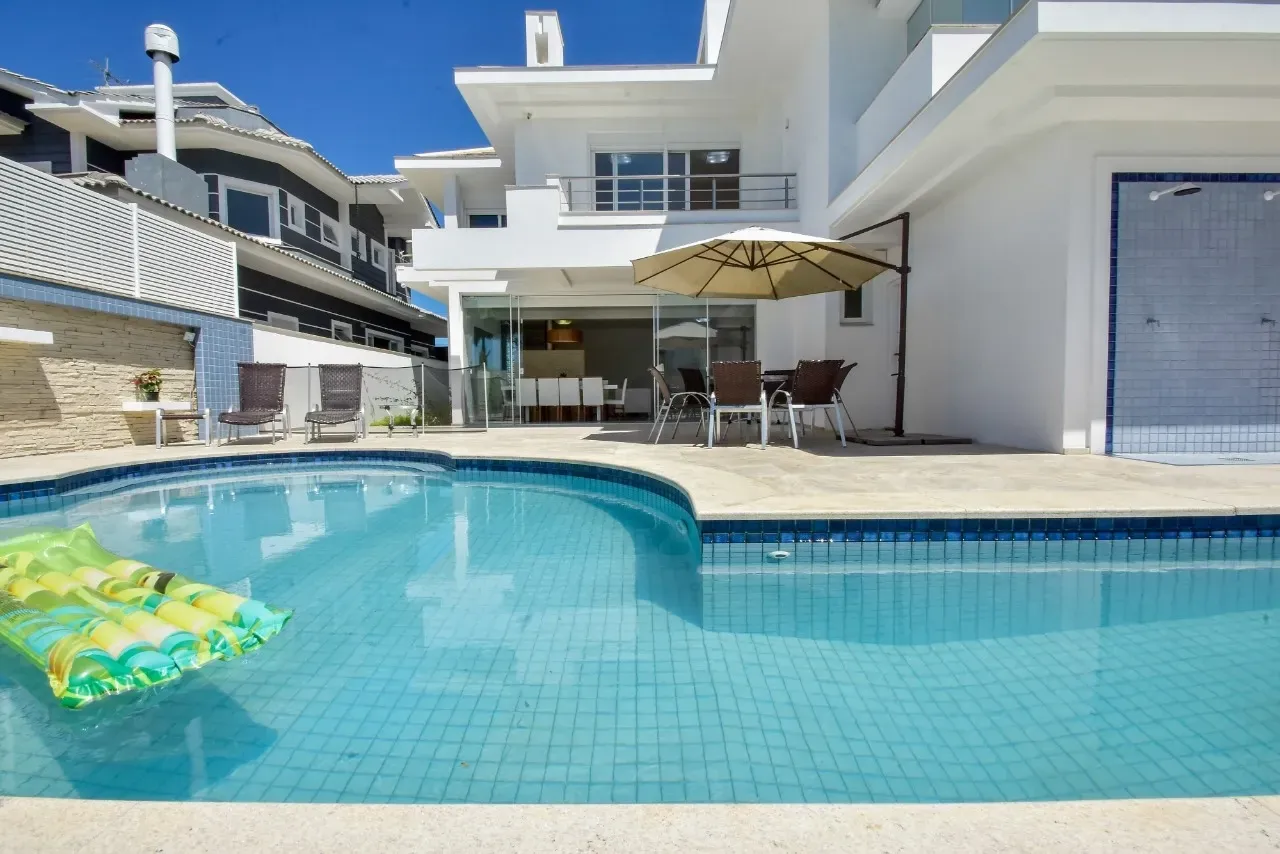 Casa mobiliada com 4 suítes e piscina aberta — photo 63
