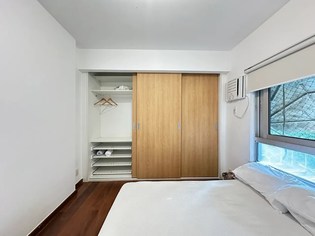 Apartment on the 4th floor with floor-to-ceiling windows — photo 10
