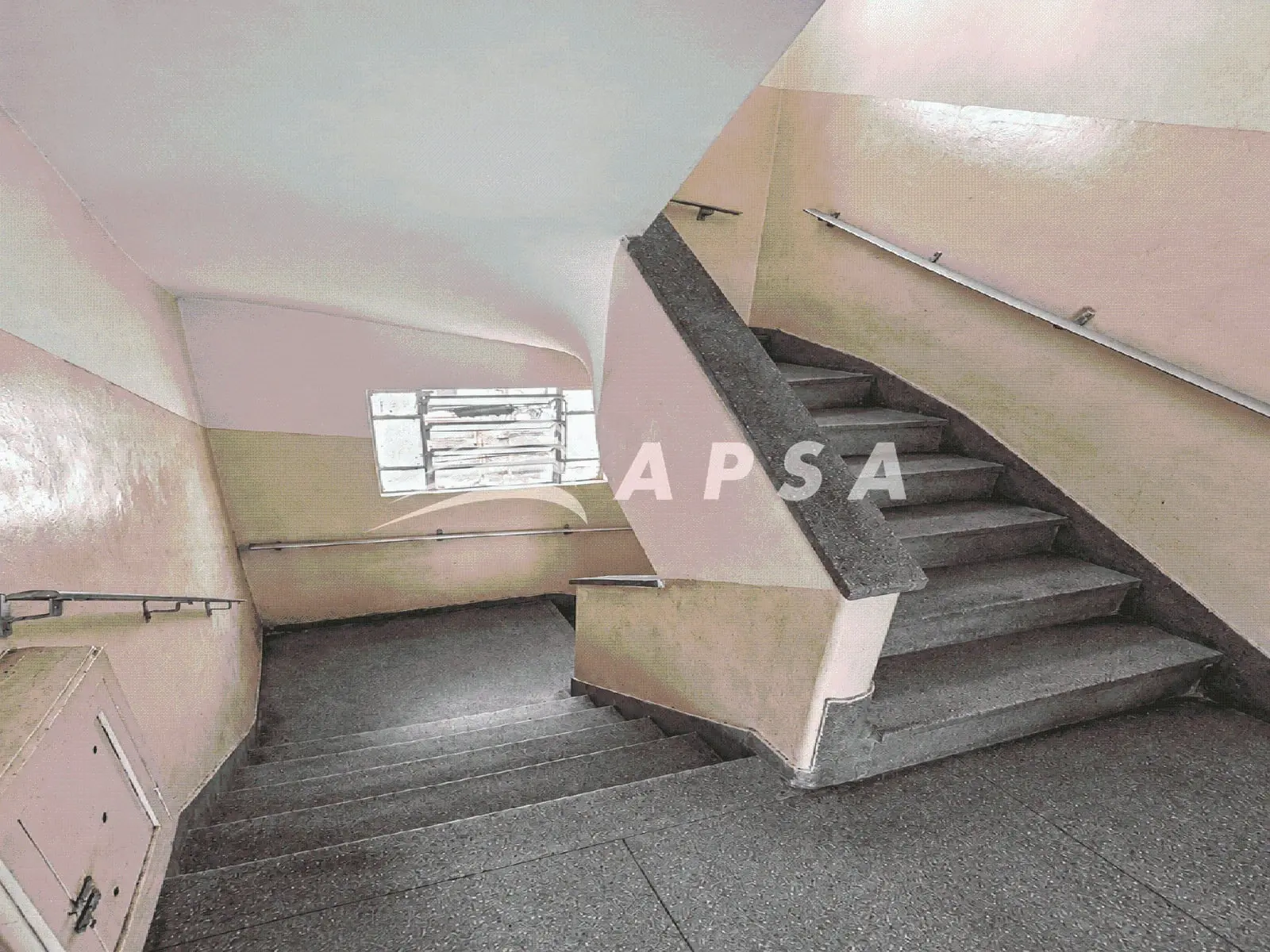 Apartment, 61 m², with wood or laminate floors — photo 12