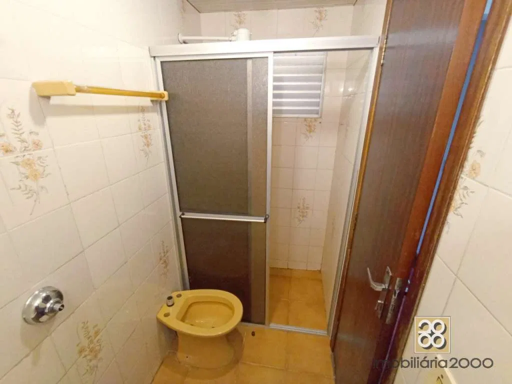 Wood or laminate floors in a 2-bedroom apartment, 67 m² — photo 3