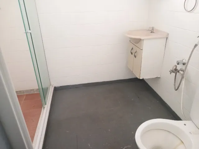 Будинок із 2 спальнями та 1 ванною з душем у склі — photo 11