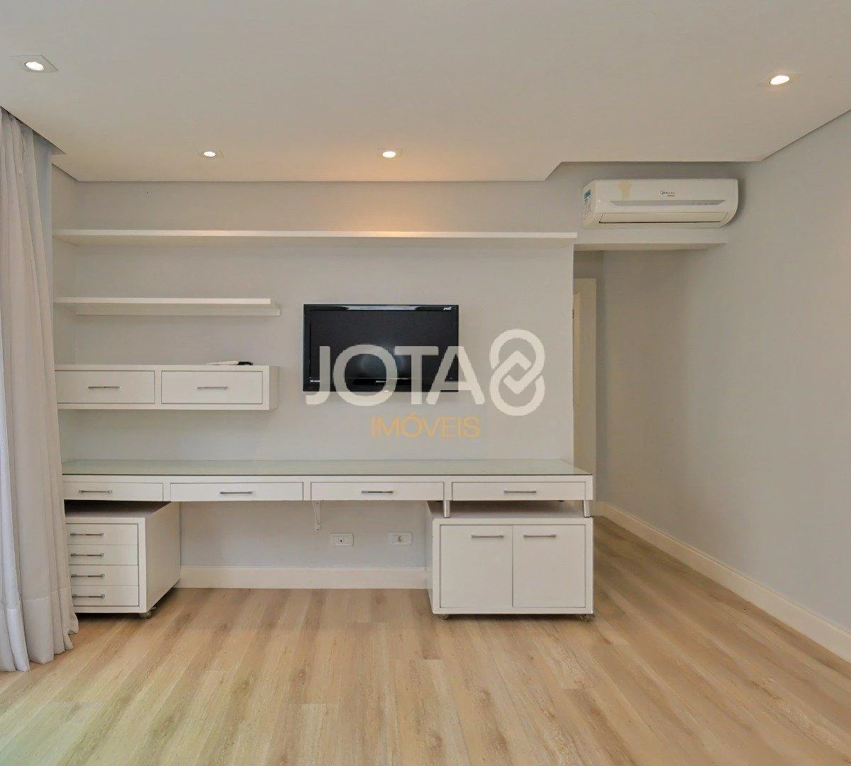 House with 3 en-suites, 400 m², plus a home office desk — photo 6