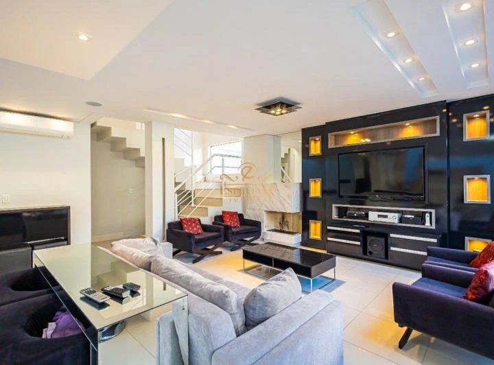 House with private garden and BBQ plus 3 en-suites — photo 6