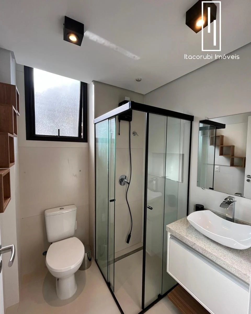 Furnished 1-bedroom apartment with open-plan kitchen — photo 5