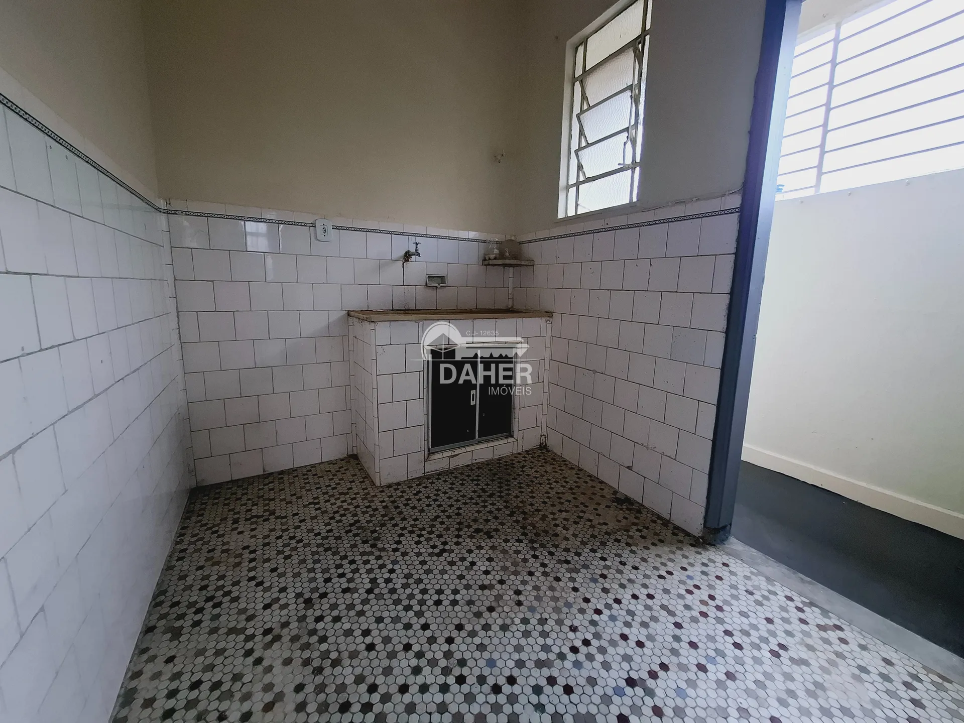 2-bedroom 40 m² apartment with electric shower — photo 2
